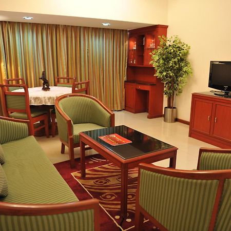 Breeze Residency Hotel Tiruchirappalli Exterior photo