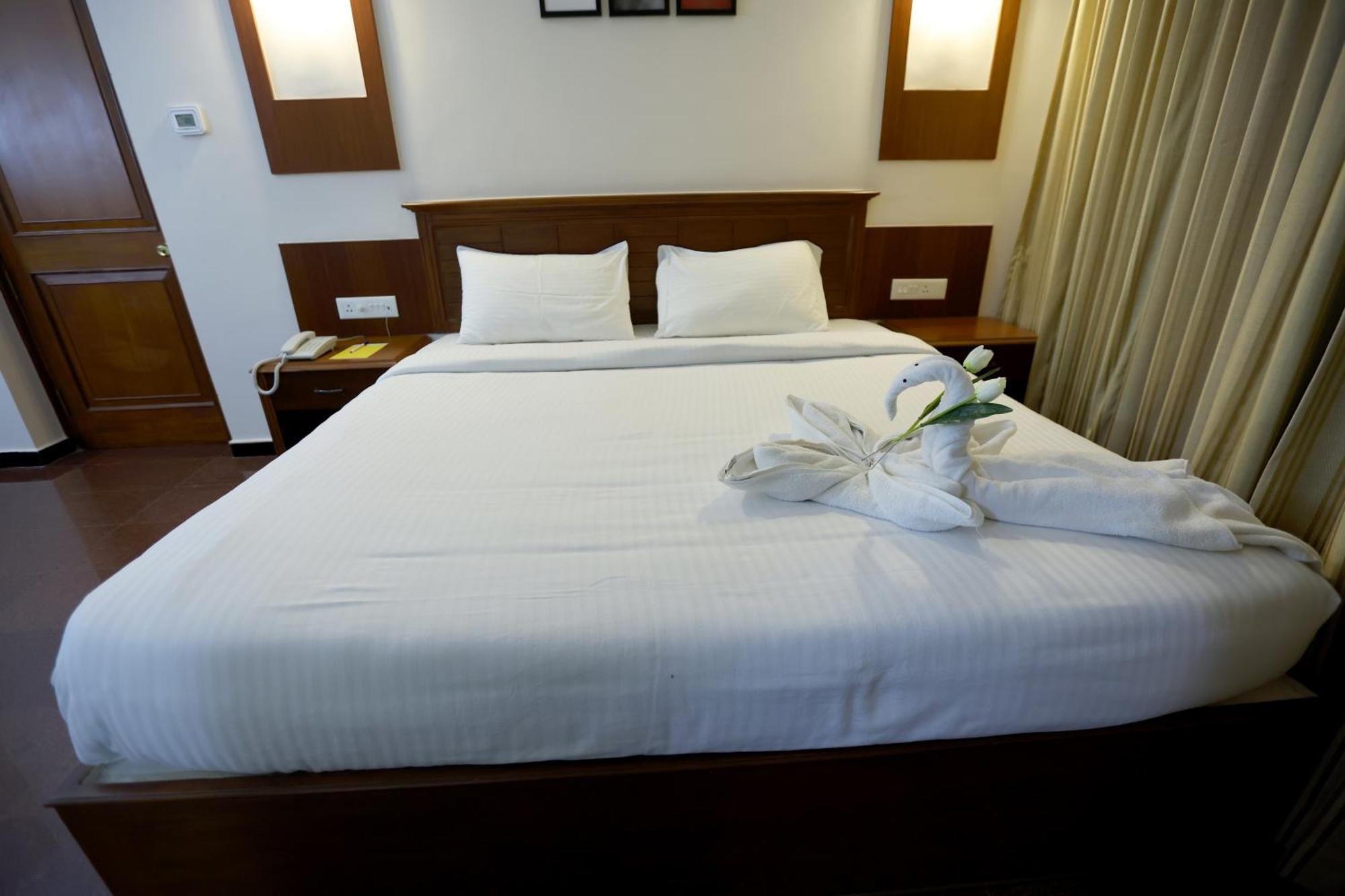 Breeze Residency Hotel Tiruchirappalli Exterior photo